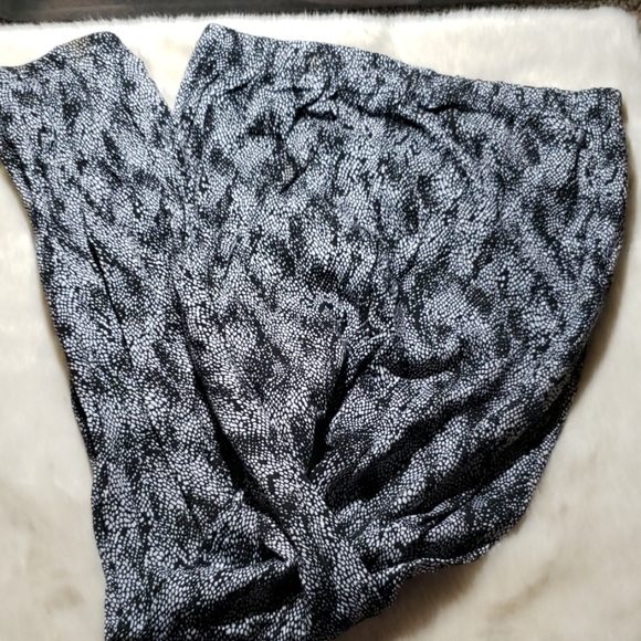 Sheer lightweight leggings - Picture 2 of 3